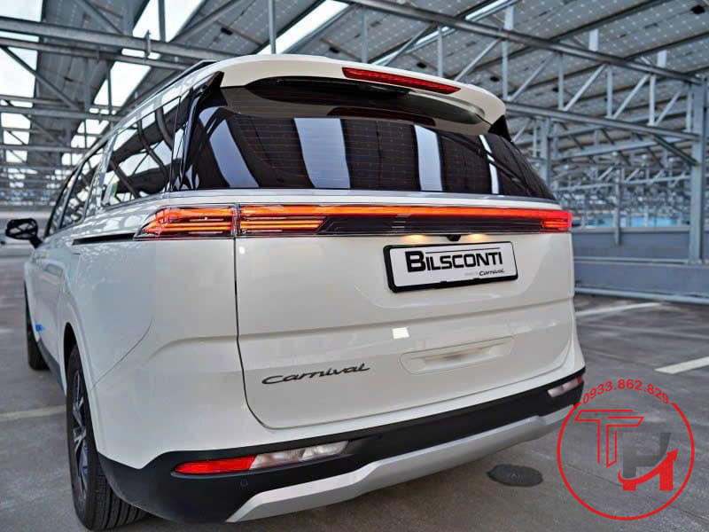 Độ đèn LED cốp sau kiểu Porsche cho Kia Carnival 